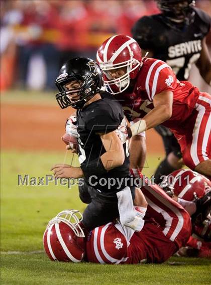 Thumbnail 1 in Mater Dei vs.Servite photogallery.