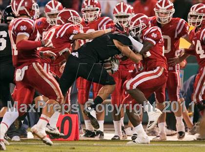 Thumbnail 2 in Mater Dei vs.Servite photogallery.