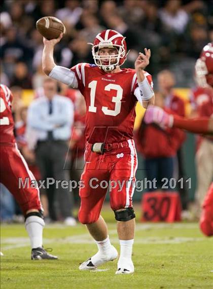 Thumbnail 3 in Mater Dei vs.Servite photogallery.