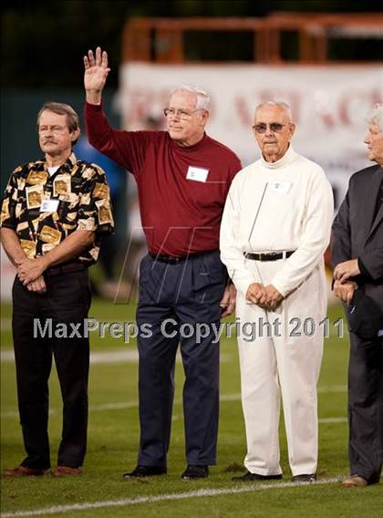 Thumbnail 1 in Mater Dei vs.Servite photogallery.