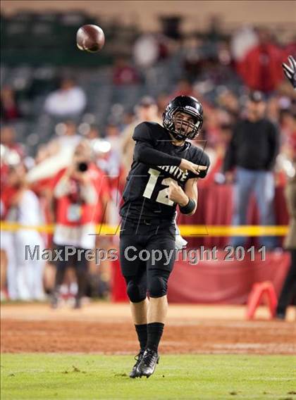 Thumbnail 1 in Mater Dei vs.Servite photogallery.
