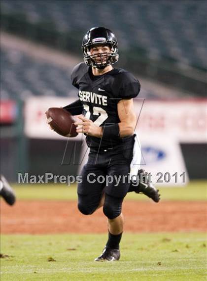 Thumbnail 3 in Mater Dei vs.Servite photogallery.