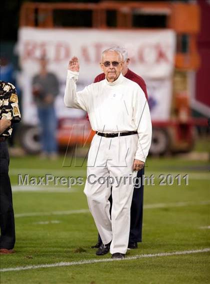 Thumbnail 1 in Mater Dei vs.Servite photogallery.