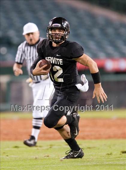 Thumbnail 2 in Mater Dei vs.Servite photogallery.