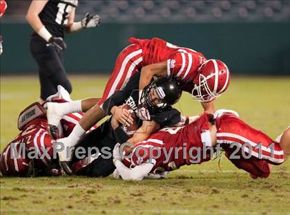 Thumbnail 3 in Mater Dei vs.Servite photogallery.