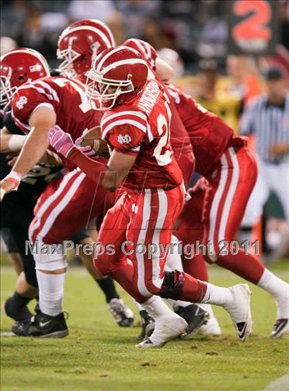 Thumbnail 3 in Mater Dei vs.Servite photogallery.