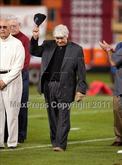 Thumbnail 2 in Mater Dei vs.Servite photogallery.