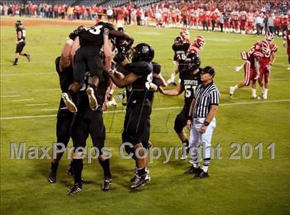 Thumbnail 2 in Mater Dei vs.Servite photogallery.