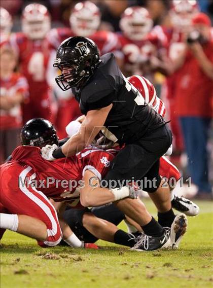 Thumbnail 2 in Mater Dei vs.Servite photogallery.