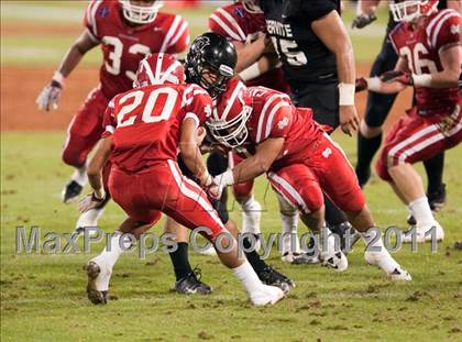 Thumbnail 3 in Mater Dei vs.Servite photogallery.