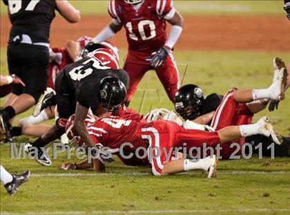 Thumbnail 3 in Mater Dei vs.Servite photogallery.