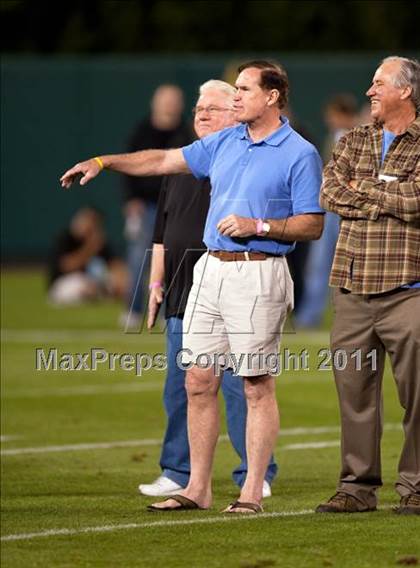 Thumbnail 2 in Mater Dei vs.Servite photogallery.