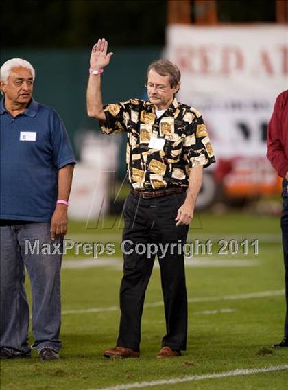 Thumbnail 1 in Mater Dei vs.Servite photogallery.