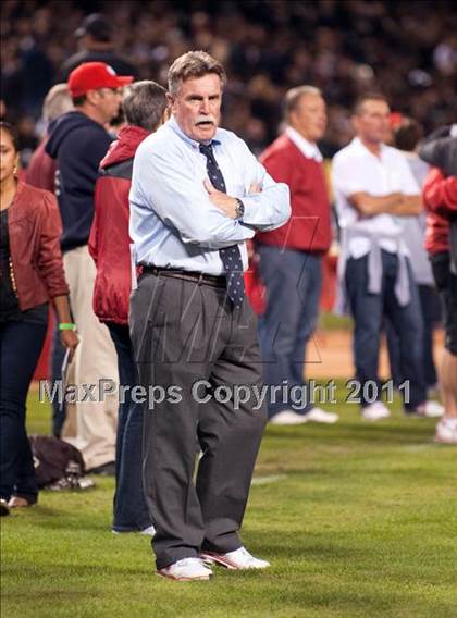 Thumbnail 3 in Mater Dei vs.Servite photogallery.