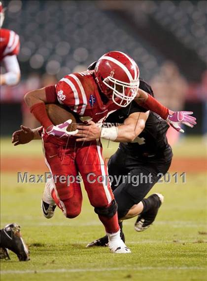 Thumbnail 2 in Mater Dei vs.Servite photogallery.