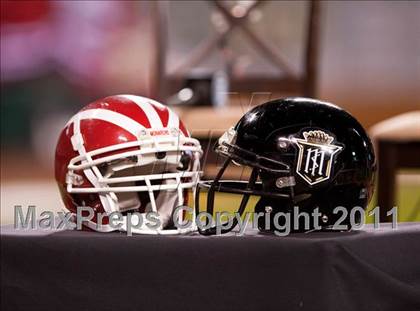 Thumbnail 3 in Mater Dei vs.Servite photogallery.