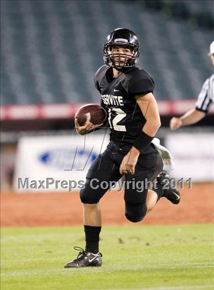 Thumbnail 3 in Mater Dei vs.Servite photogallery.