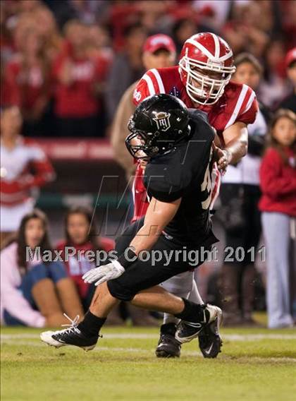 Thumbnail 3 in Mater Dei vs.Servite photogallery.