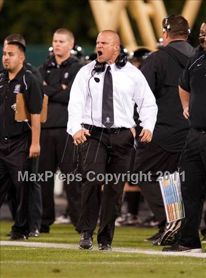 Thumbnail 3 in Mater Dei vs.Servite photogallery.