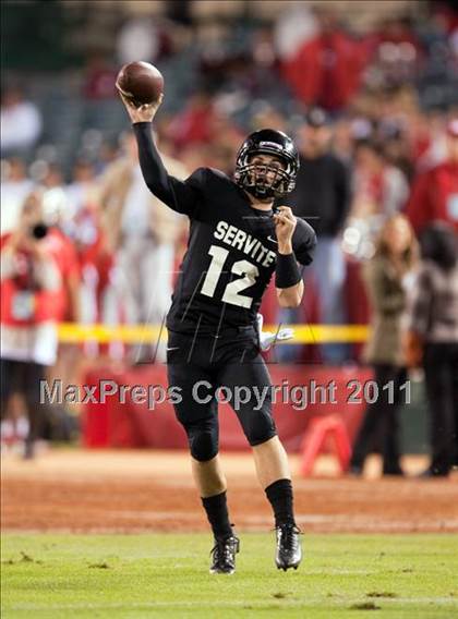 Thumbnail 3 in Mater Dei vs.Servite photogallery.