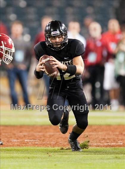 Thumbnail 1 in Mater Dei vs.Servite photogallery.