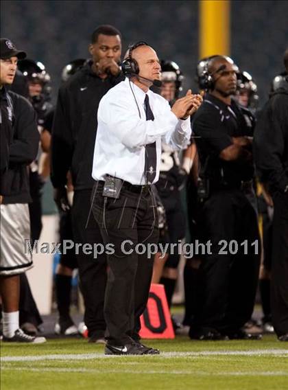 Thumbnail 1 in Mater Dei vs.Servite photogallery.