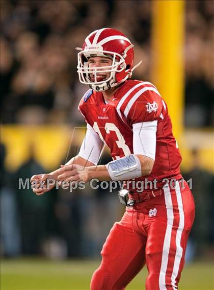 Thumbnail 3 in Mater Dei vs.Servite photogallery.