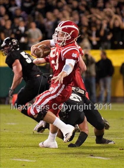 Thumbnail 3 in Mater Dei vs.Servite photogallery.