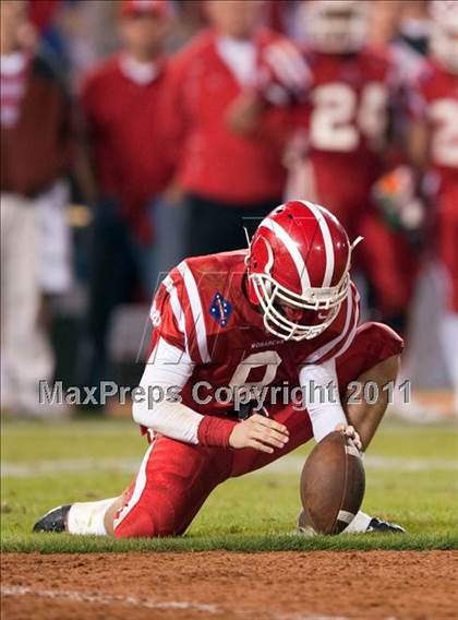 Thumbnail 3 in Mater Dei vs.Servite photogallery.