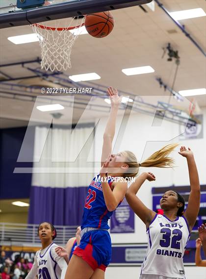 Thumbnail 2 in Roncalli @ Ben Davis photogallery.