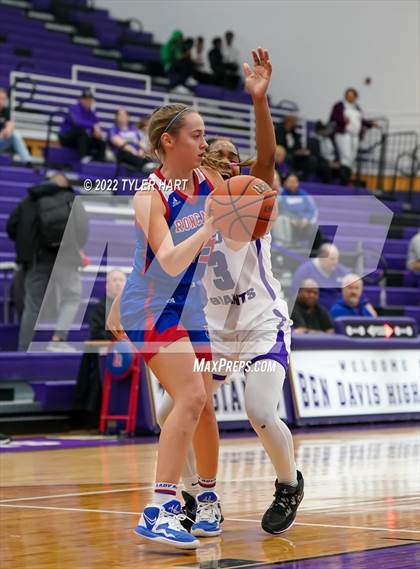 Thumbnail 3 in Roncalli @ Ben Davis photogallery.