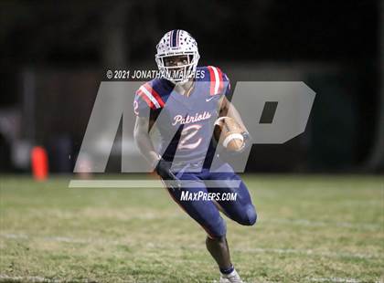 Thumbnail 2 in St. Thomas More vs. Liberty Magnet (LHSAA DII 2nd Round Playoff) photogallery.