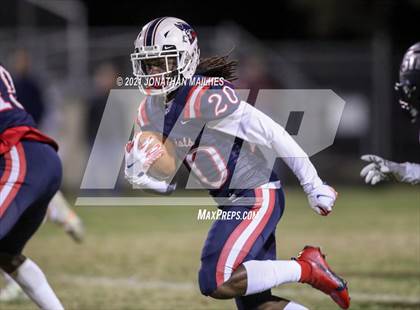 Thumbnail 2 in St. Thomas More vs. Liberty Magnet (LHSAA DII 2nd Round Playoff) photogallery.