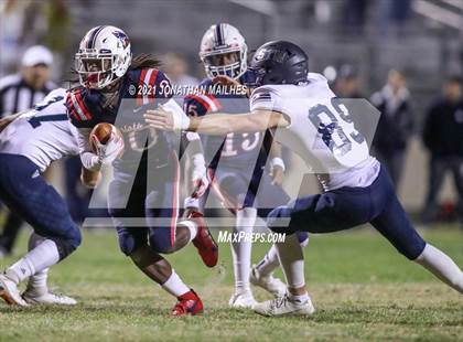 Thumbnail 1 in St. Thomas More vs. Liberty Magnet (LHSAA DII 2nd Round Playoff) photogallery.