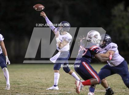 Thumbnail 1 in St. Thomas More vs. Liberty Magnet (LHSAA DII 2nd Round Playoff) photogallery.