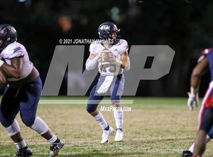 Thumbnail 1 in St. Thomas More vs. Liberty Magnet (LHSAA DII 2nd Round Playoff) photogallery.