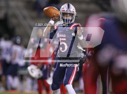 Thumbnail 3 in St. Thomas More vs. Liberty Magnet (LHSAA DII 2nd Round Playoff) photogallery.