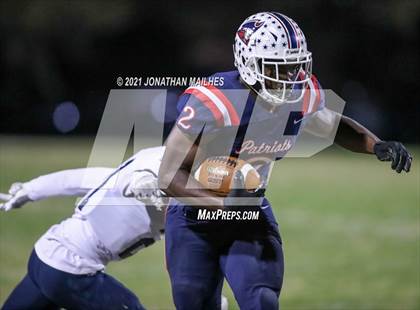Thumbnail 2 in St. Thomas More vs. Liberty Magnet (LHSAA DII 2nd Round Playoff) photogallery.