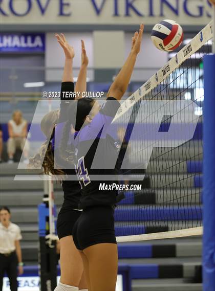 Thumbnail 2 in Bountiful @ Pleasant Grove (Sophomore) photogallery.
