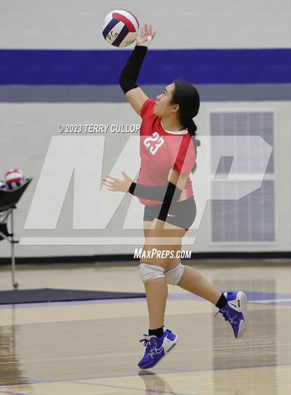 Thumbnail 2 in Bountiful @ Pleasant Grove (Sophomore) photogallery.