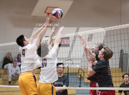 Thumbnail 1 in St. John's vs Kinkaid photogallery.