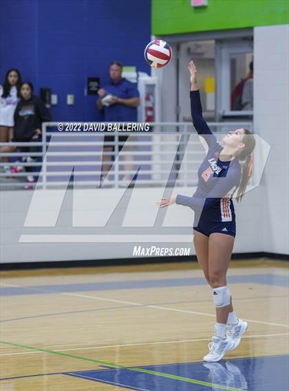 Thumbnail 2 in Aledo vs. Sachse (NISD Tournament) photogallery.