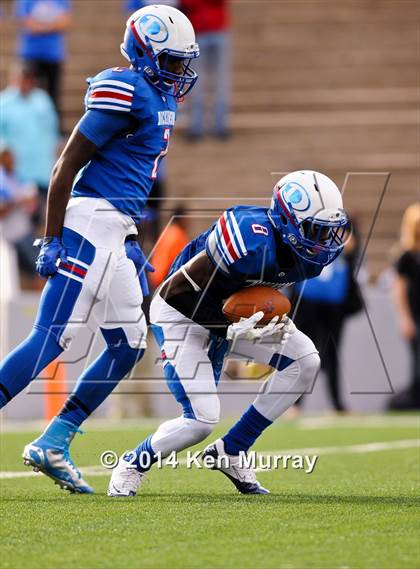 Thumbnail 2 in Cy-Fair vs Dickinson (UIL 6A Regional Playoff) photogallery.