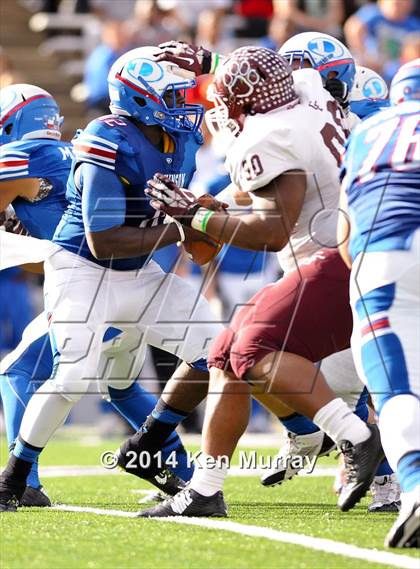 Thumbnail 1 in Cy-Fair vs Dickinson (UIL 6A Regional Playoff) photogallery.