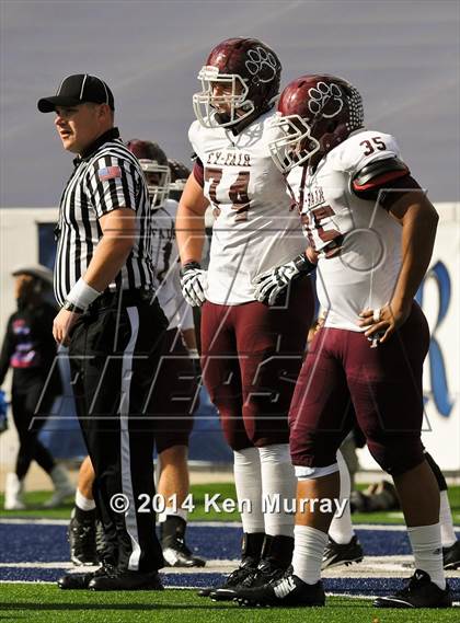 Thumbnail 3 in Cy-Fair vs Dickinson (UIL 6A Regional Playoff) photogallery.