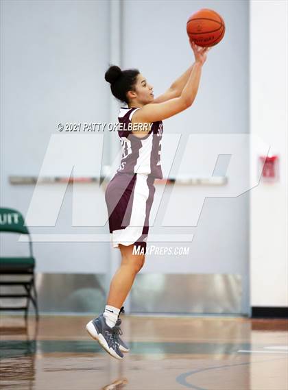 Thumbnail 2 in St. Agnes Academy vs San Antonio Christian (TAPPS 6A Area Playoff) photogallery.