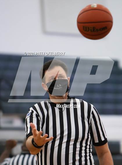 Thumbnail 3 in St. Agnes Academy vs San Antonio Christian (TAPPS 6A Area Playoff) photogallery.