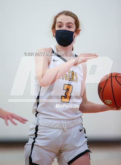 Thumbnail 2 in St. Agnes Academy vs San Antonio Christian (TAPPS 6A Area Playoff) photogallery.