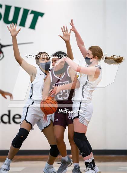 Thumbnail 3 in St. Agnes Academy vs San Antonio Christian (TAPPS 6A Area Playoff) photogallery.