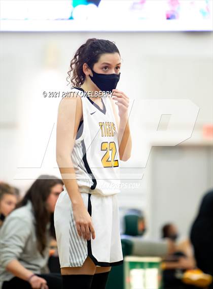 Thumbnail 2 in St. Agnes Academy vs San Antonio Christian (TAPPS 6A Area Playoff) photogallery.